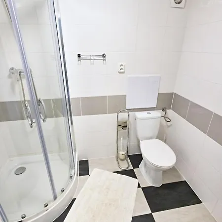 Theo Veľký Slavkov