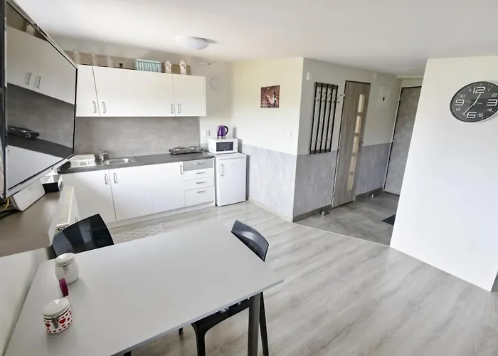 Theo Veľký Slavkov